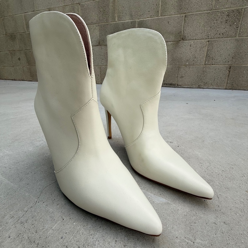 RAYE Mika Bootie SIZE 10 - WHITE